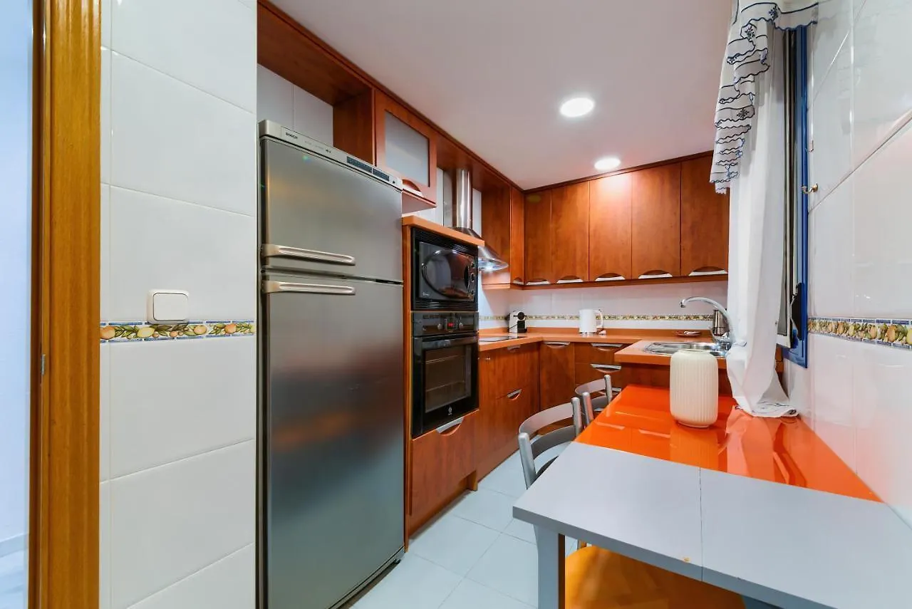 Holidays2Malaga Ayala 450 Mts From Beach & Terrace Apartment