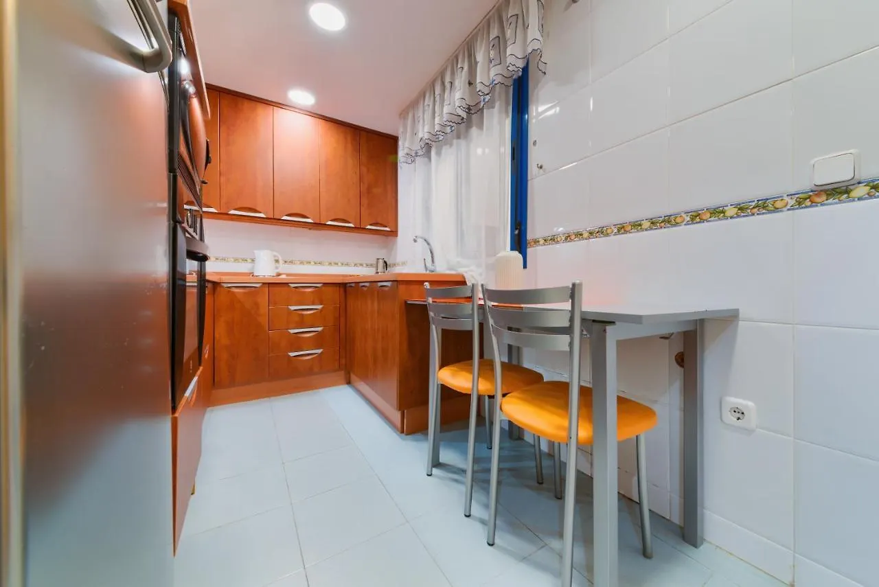 Holidays2Malaga Ayala 450 Mts From Beach & Terrace 0*, Malaga